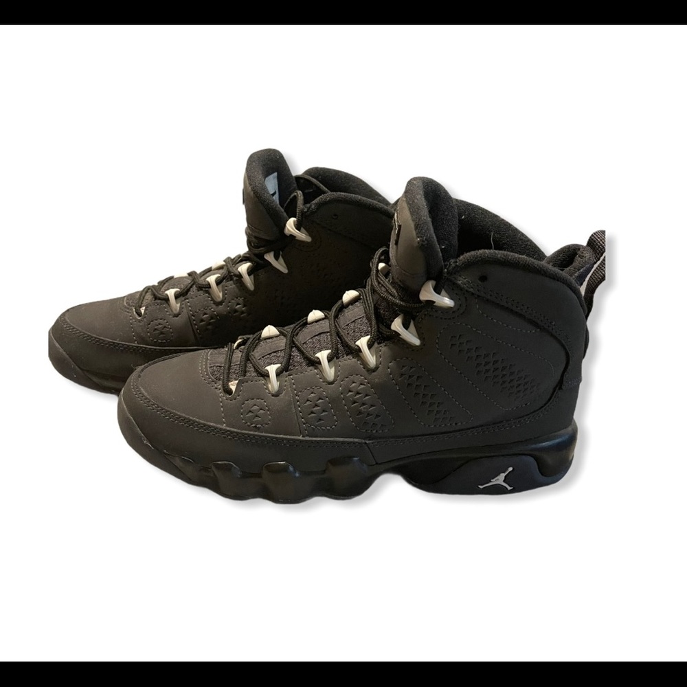 Air Jordan 9 Retro ‘Anthracite’